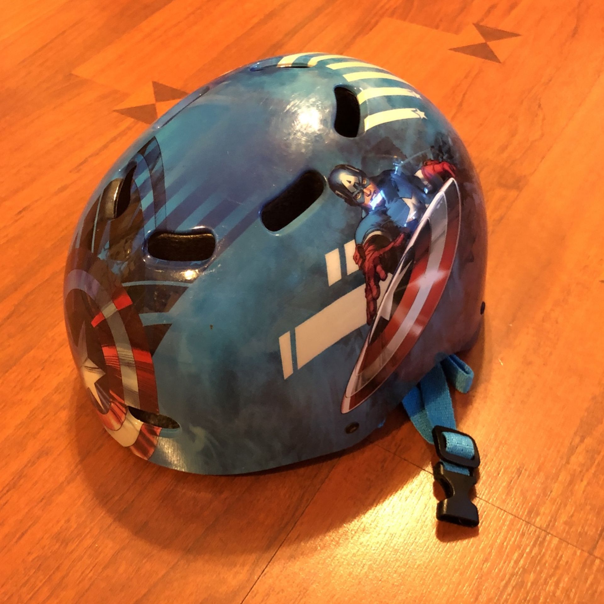 Captain America Children’s Helmet