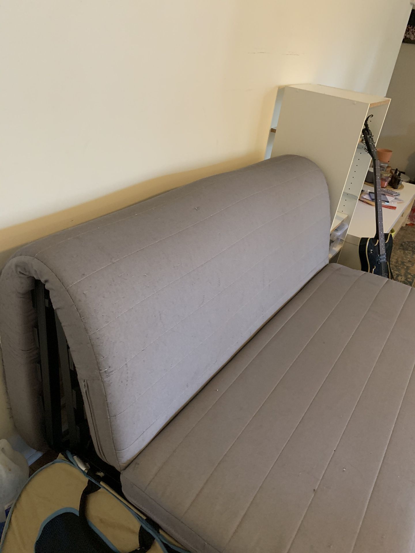Ikea futon- Lyksele lovas