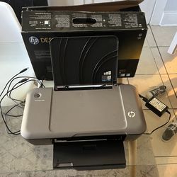 HP deskjet 1000 comes with box and cords