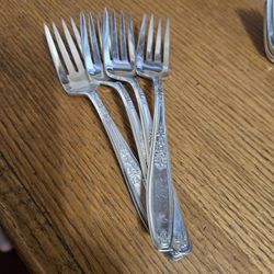 Rogers Brothers "Ambassador" Silverplate 12 Forks
