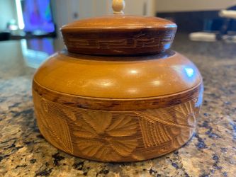 Vintage Wooden Trinket Box W/Lid