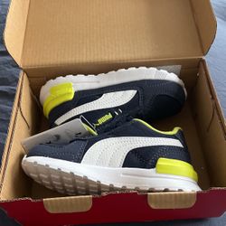 Kids Size 7 Puma Graviton Sneakers 