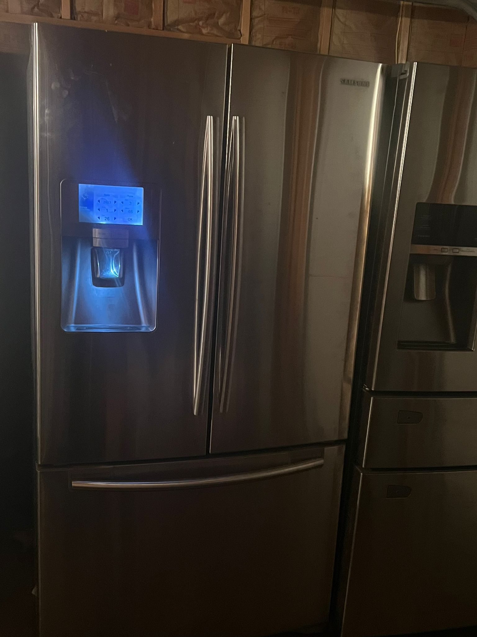 very nice refrigerator Samsung Everything Work very goo only $700