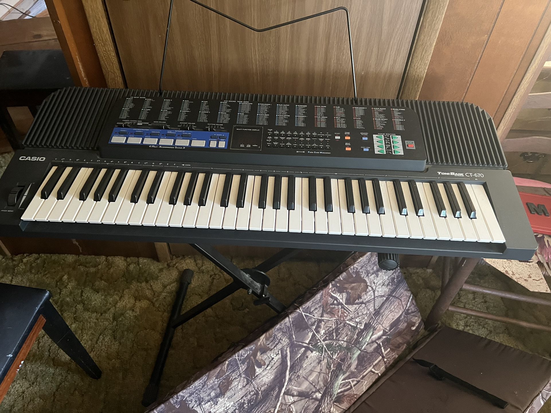 Casio CT 670 Keyboard