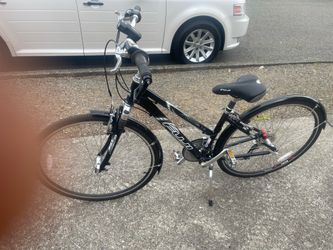 Fuji women bike size midium