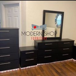 Dresser With Mirror Chest And Two Nightstands// Cómoda Con Espejo Gavetero Y Dos Mesitas 