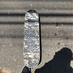 8.5 Skateboard 
