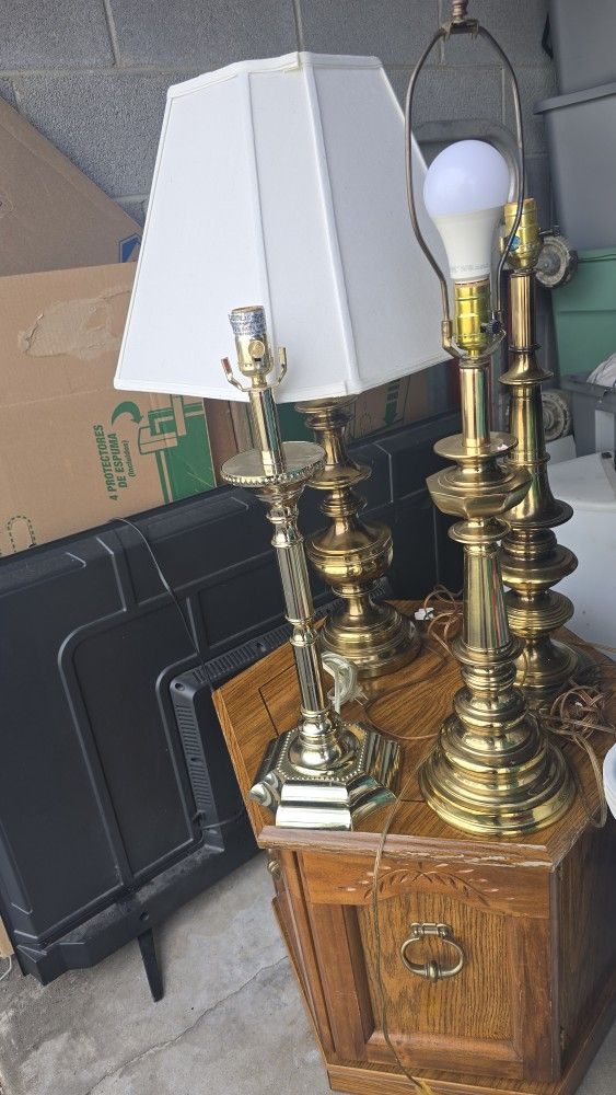 Lamps And End Table