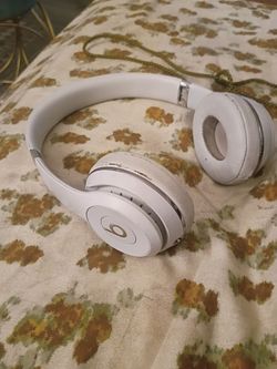 Beats Solo3, white