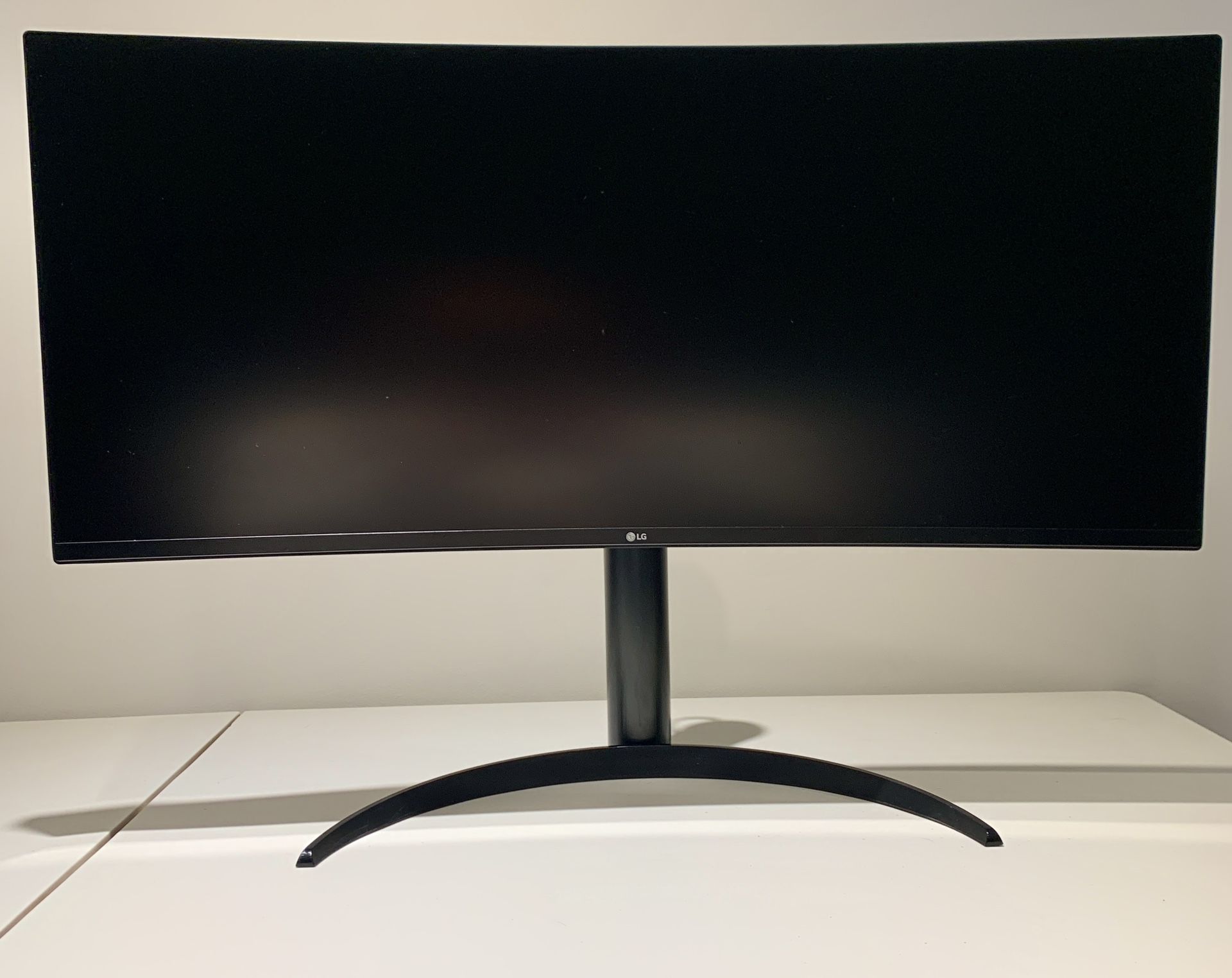34” LG Curved Ultrawide QHD HDR FreeSync Premium Monitor with 160Hz Refresh Rate