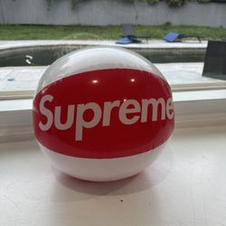 Supreme Beach Ball 