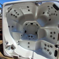 Super Clean 6 Person Hi End Spa 10k New 