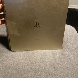 Gold PS4 
