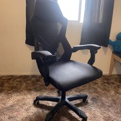 OFFICE/GAMING CHAIR