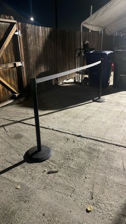 retractable belt crowd control stanchion,