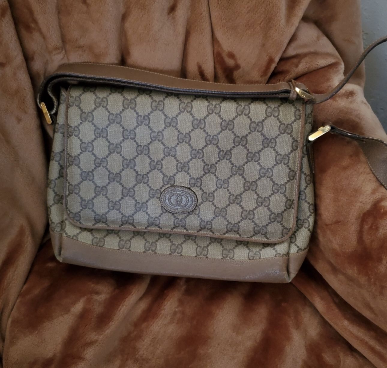 AUTHENTIC Gucci Crossbody Purse bag