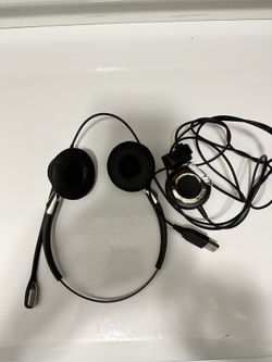 New- Jabra Wired Headphones With Microphone And Case