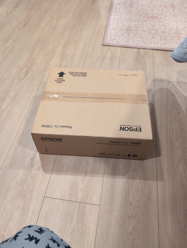 Epson PowerLite 1781W Wireless WXGA 3LCD Projector 3200 lumens