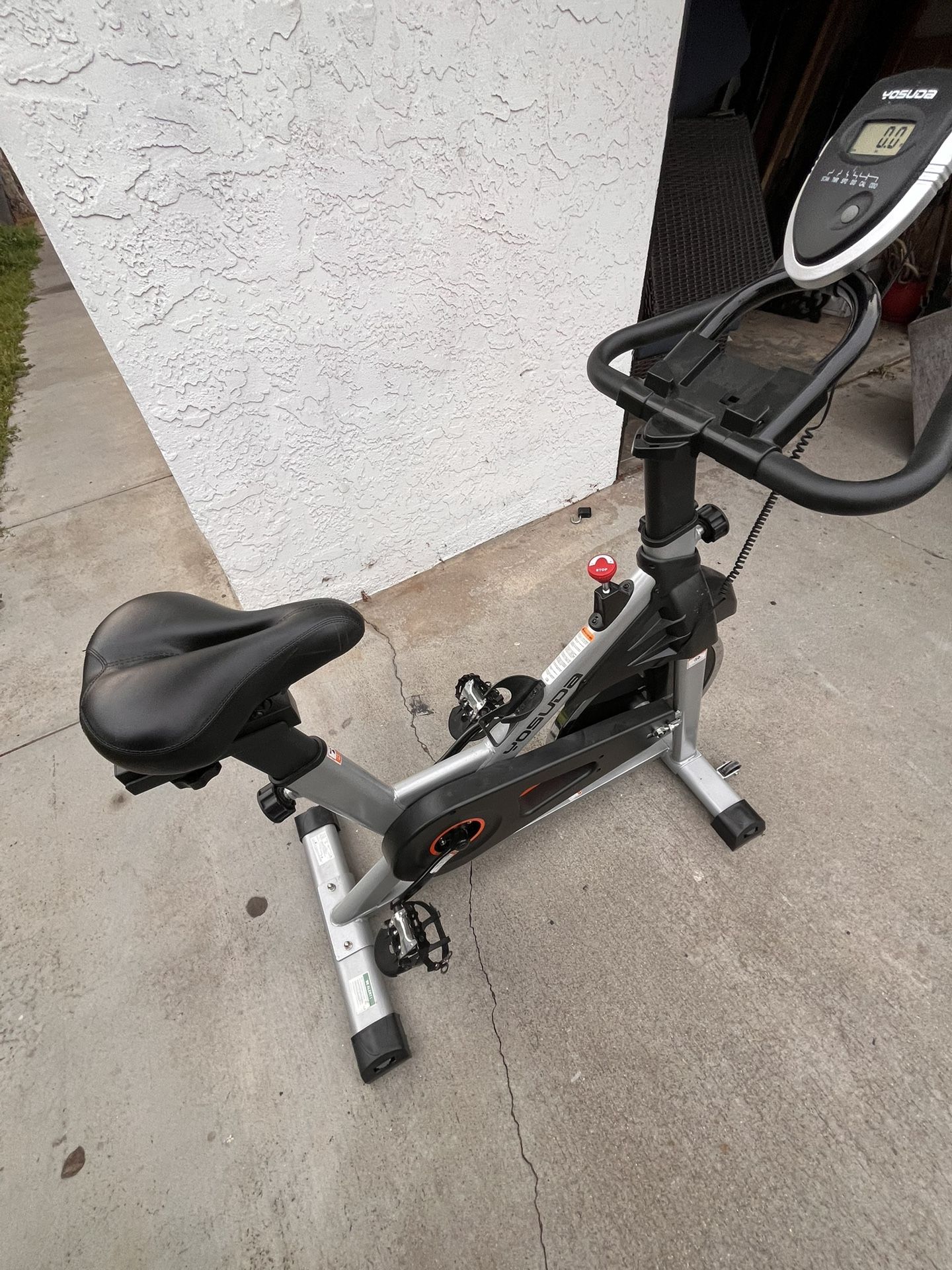 YOSUDA L-001 indoor exercise bike