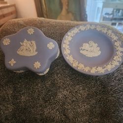 Vintage Authentic Wedgewood Pair Of Trinket Dishes/Box
