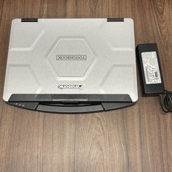 Slim Panasonic CF-54, Intel Core i5 7th Gen, 16gb ram, 512gb SSD, Excellent Condition , windows 11 Pro, comes with Panasonic charger. Fast working and