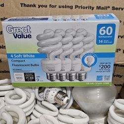CFL LIGHT BULBS 34 OF THEM VARIOUS WATTS