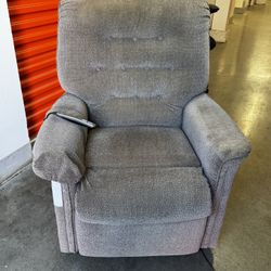 Heavy Duty Pride Lift Recliner (600 lb) – Excellent Working Condition –