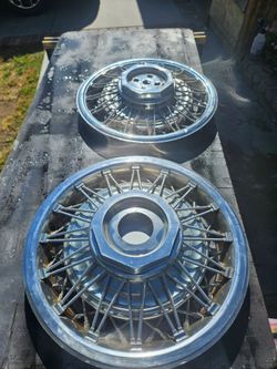 Lincoln  hubcaps