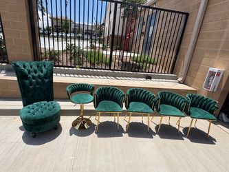 Set of 6 velvet tufted chairs