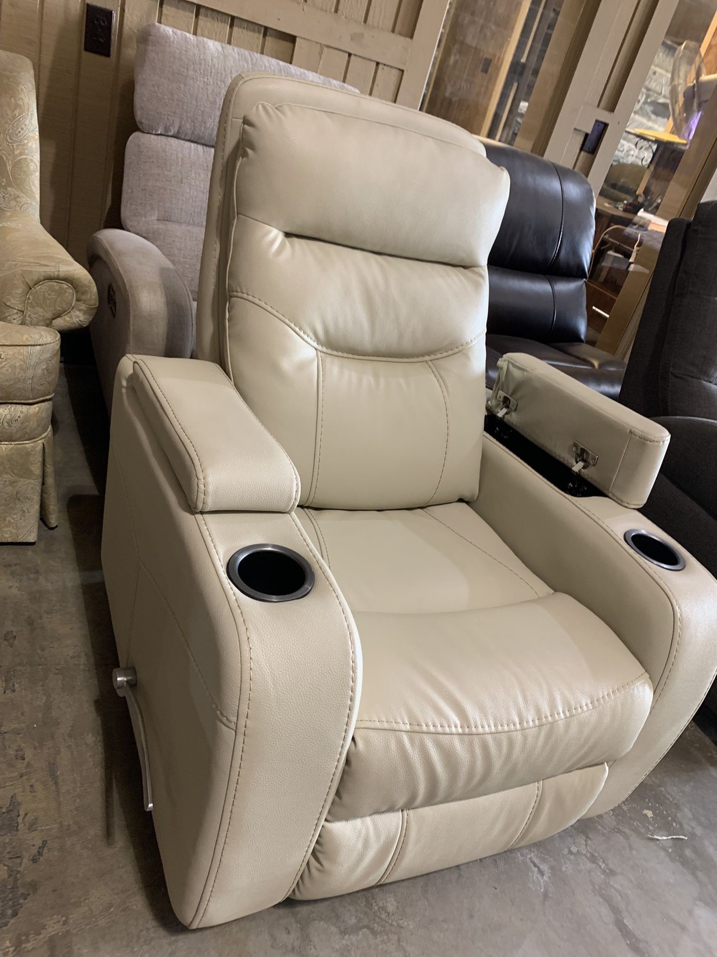 Leather Manual Reclainer Chairs