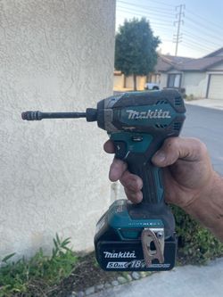 Makita 18V Brushless Impact Driver with 5.0Ah Battery