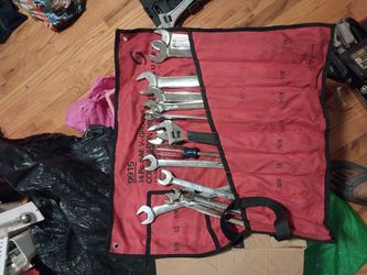 Car Tools & Oil Pan $$ make & Offer