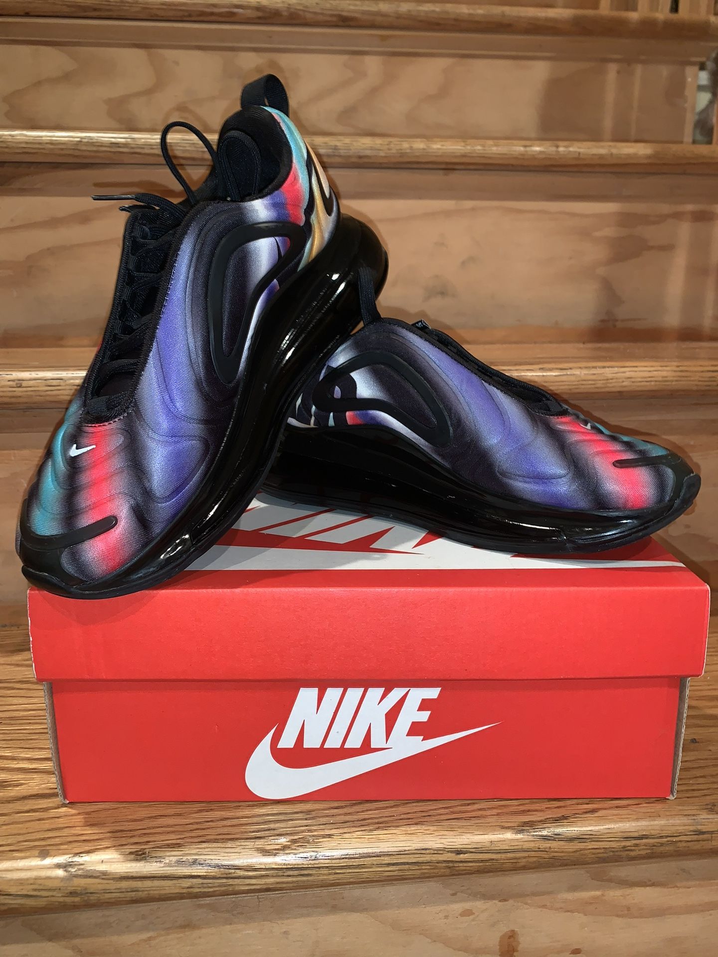 Air max 720 Black Neon Streaks