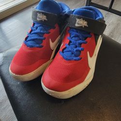 Nike Team Hustle D10 FlyEase Mid University Red Game Royal DD7303-005 size 4.5Y