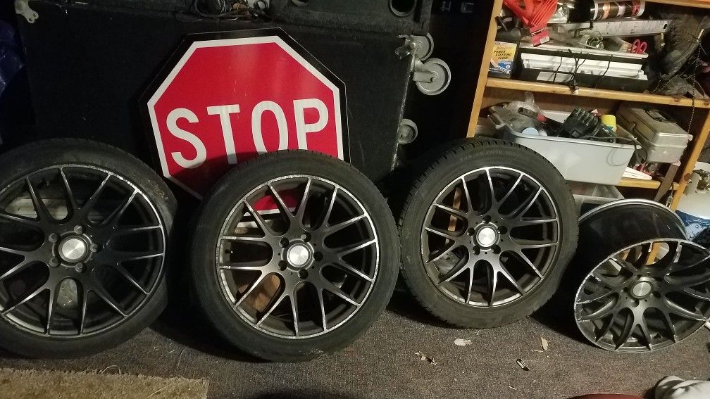 3 llantas buenas 