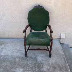 ANTIQUE ORNATE CHAIR