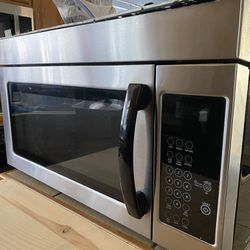 “Like New” Over The Range Microwave Oven