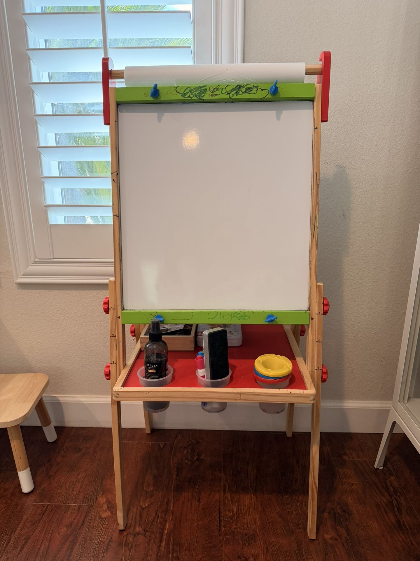 Hape Drawing board