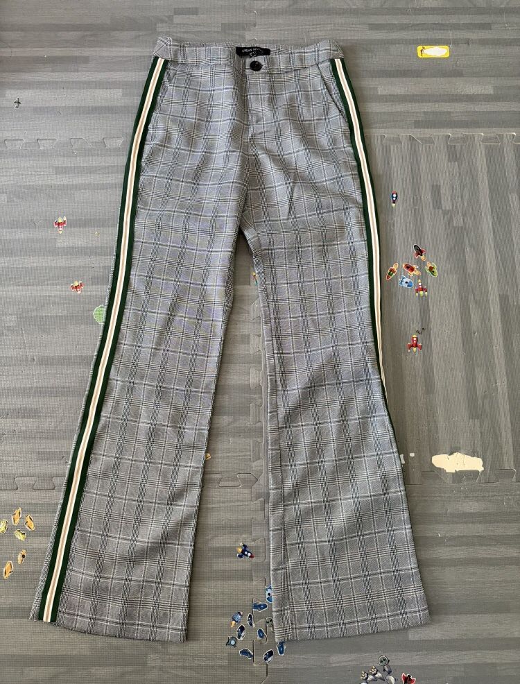 Urban Revivo women’s grey plaid pants