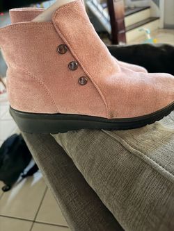 Botas de mujer número siete y vestido