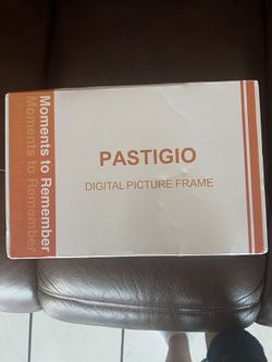 PASTIGIO Digital Picture Frame, Frameo WiFi 10.1 Inch 1280*800IPS HD Touch Screen Digital Photo Frame, 32GB Memory, Auto-Rotate, Share Picture Video, 