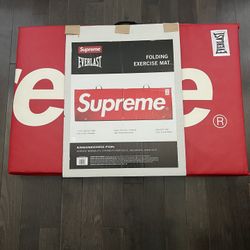 Supreme X Everlast Folding Exercise Mat