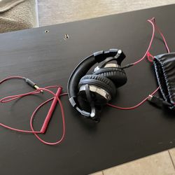 Studio Headphones With Carrying Case