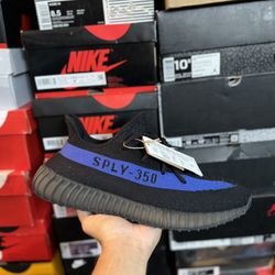 DS Adidas Yeezy 350 Dazzling Blue size 12.5 (Tried On)