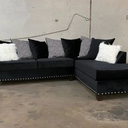 200-Sectional (Black)

