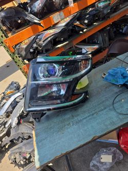 2015-2020 Chevy Tahoe/Suburban HID Xenon Headlight Left Driver Side OEM