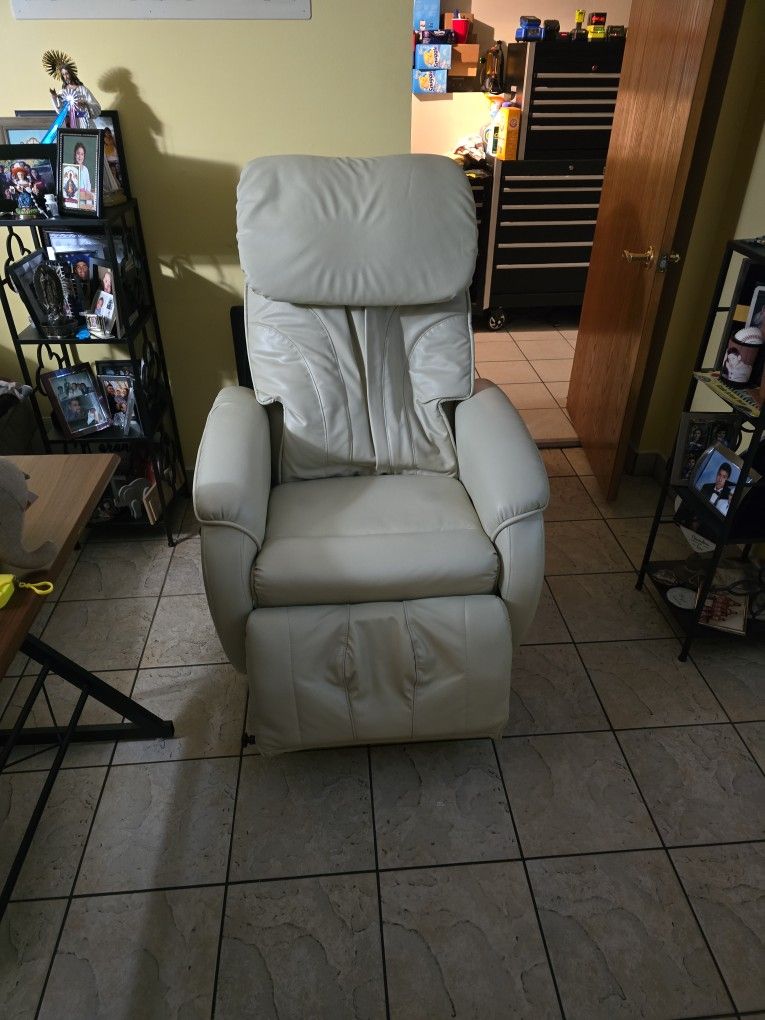 Micro Touch MT-2003 Massage Chair With HEAT