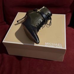 Michael Kors Size 8 