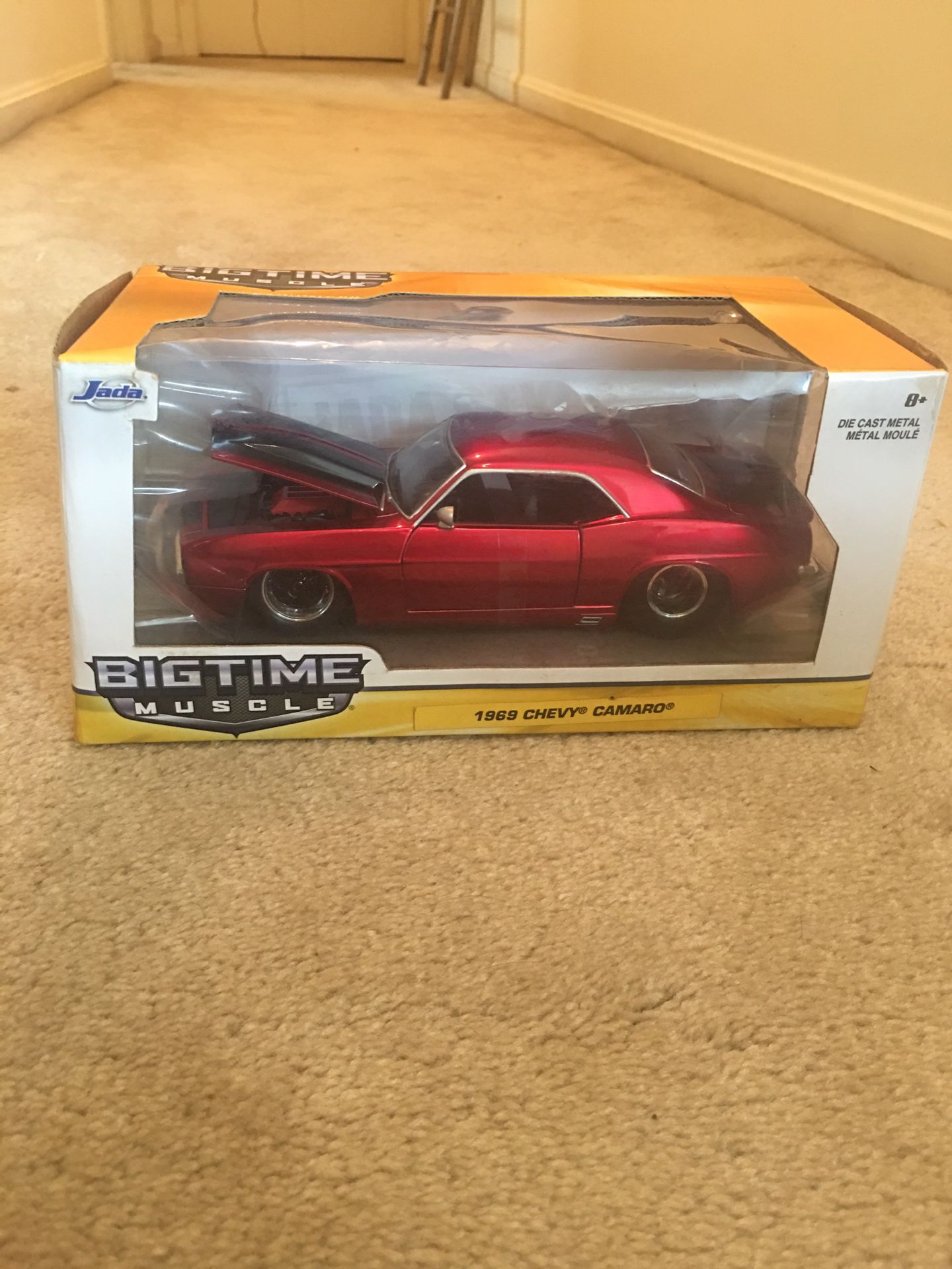 Big time muscle 1969 Chevy camaro model car