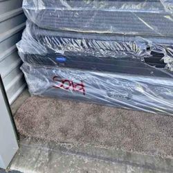 Queen Size New Box Spring Can Deliver 